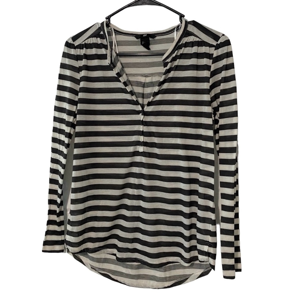 H&M Black & White Striped Popover Long Sleeve Top